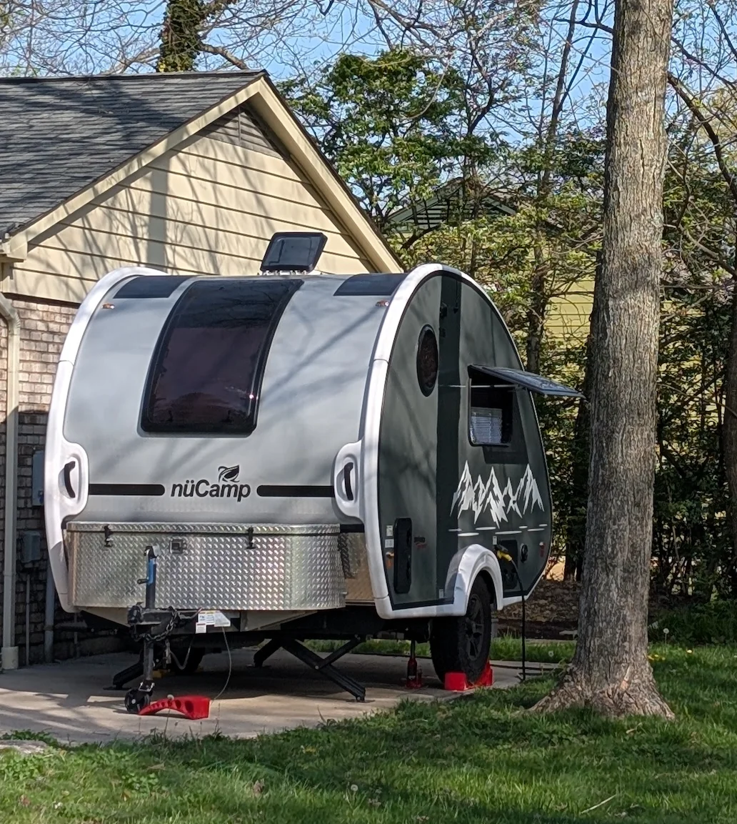 Best friends alway save a spot for the Pod