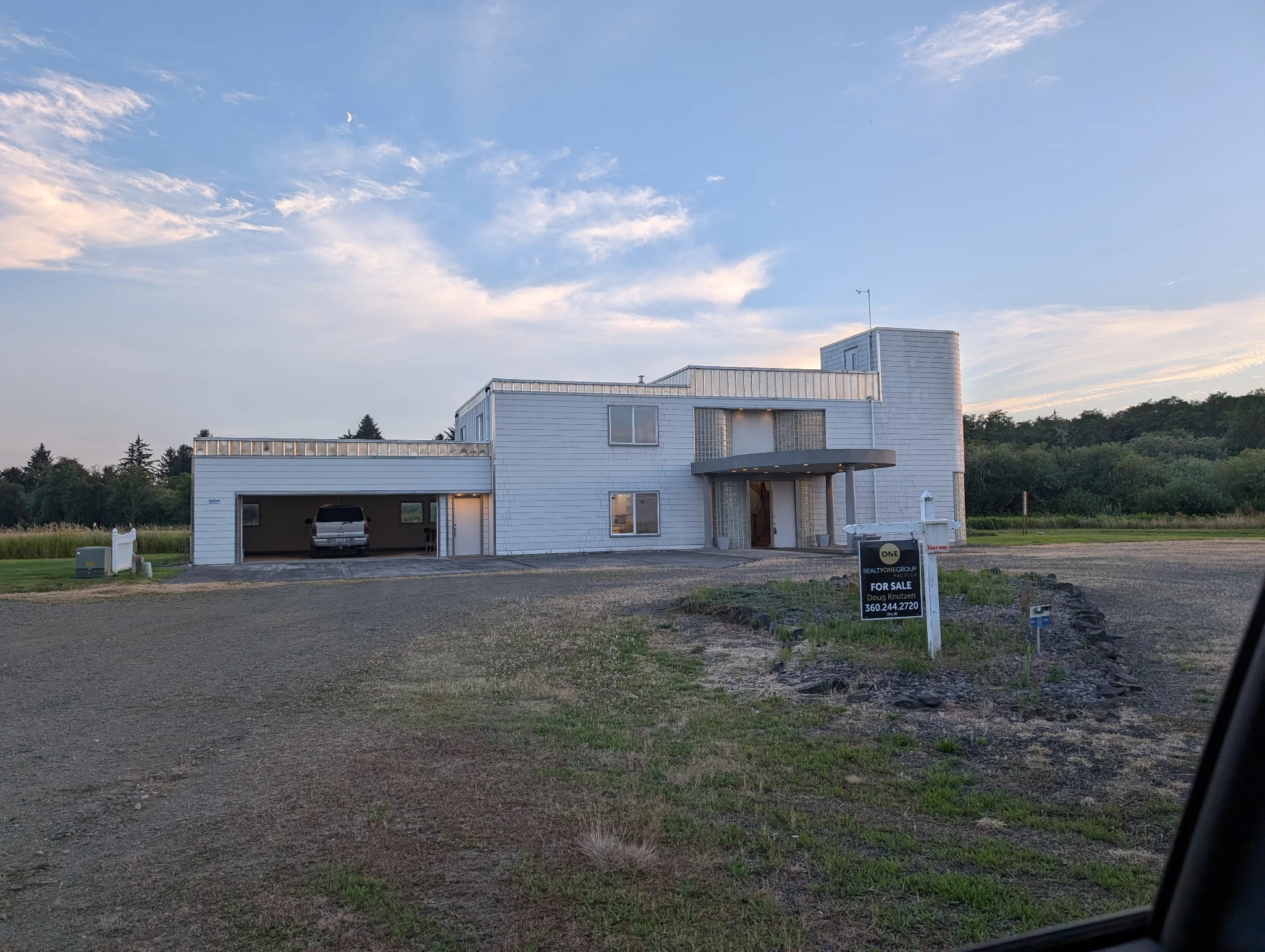 Random house tour in middle of nowhere